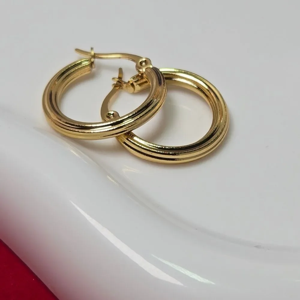20mm Ribbed Gold Hoop Earrings Stainless Steel Hinged Minimal Classic Jewelry